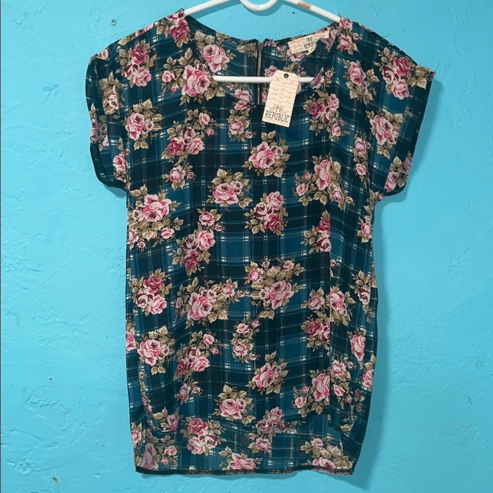 Plaid Floral Blouse
Pink Republic size XS